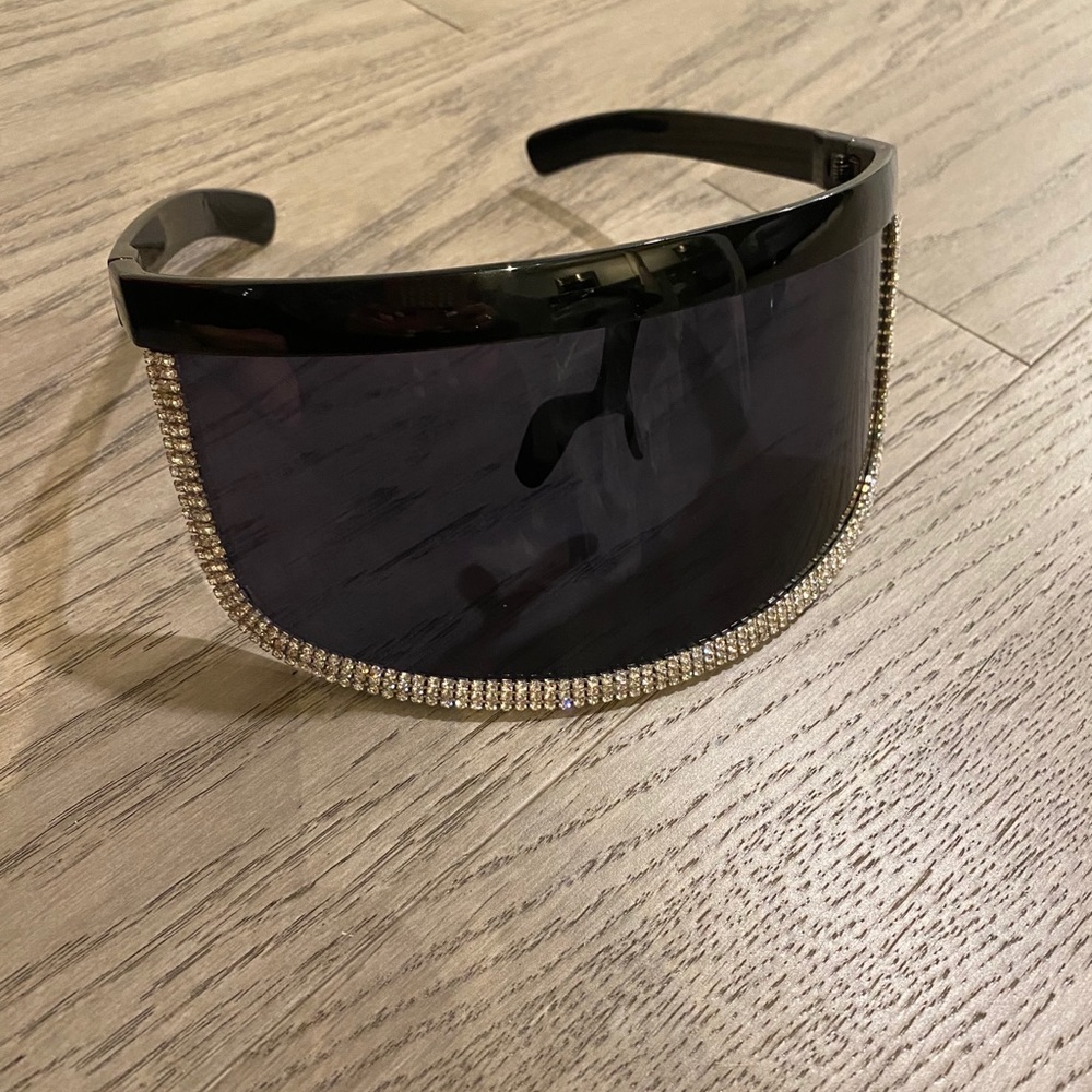 NEW - Crystal Visor - Picture 2 of 3